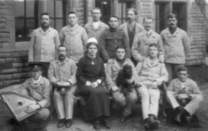 Photograph of a convalescent group at the Partington Home