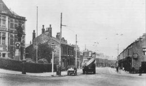 Photograph of a bus at Hadfield in 1927