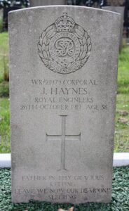 Photograph of CWGC grave of James Haynes at Glossop Cemetery