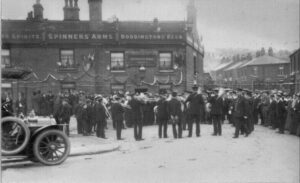 Crowd in front of the Spinners Arms Hadfield, June 1911