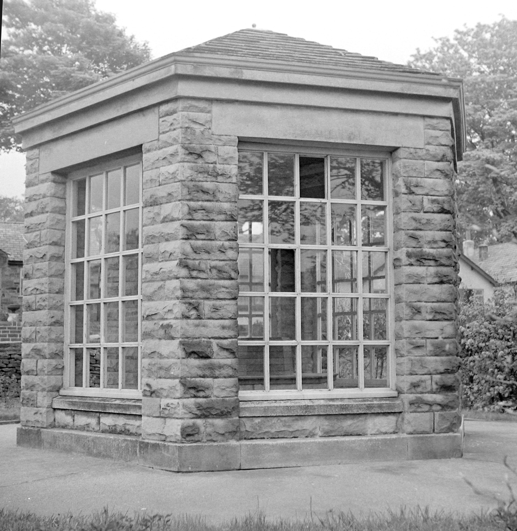 Photograph of the Partington Memorial Shelter