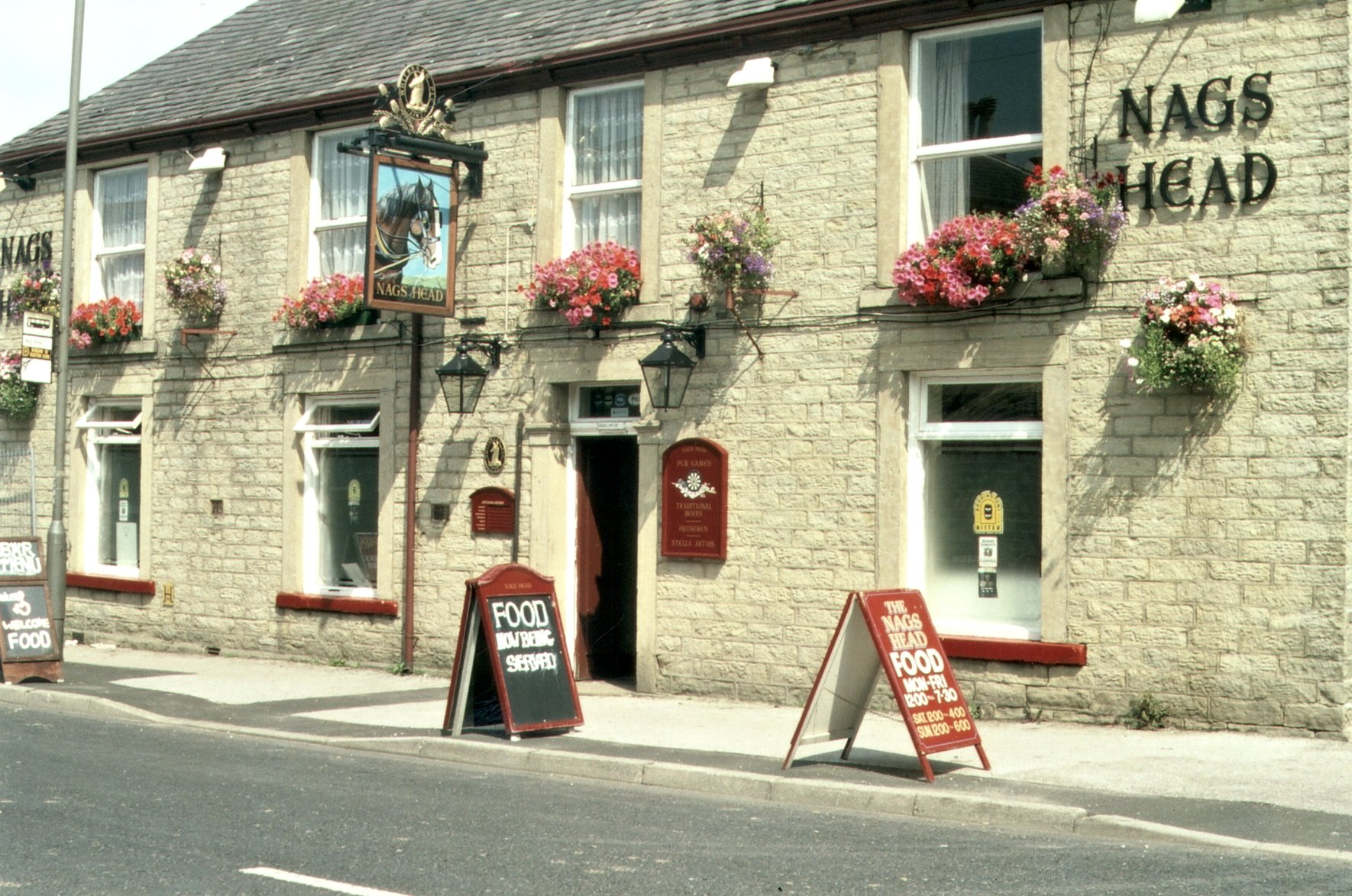 Photograph of the Nag's Head pub, Charlestown Road, Glossop