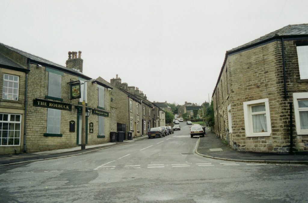 Photograph of the closed Roebuck pub, Whitfield Cross, Whitfield, Glossop