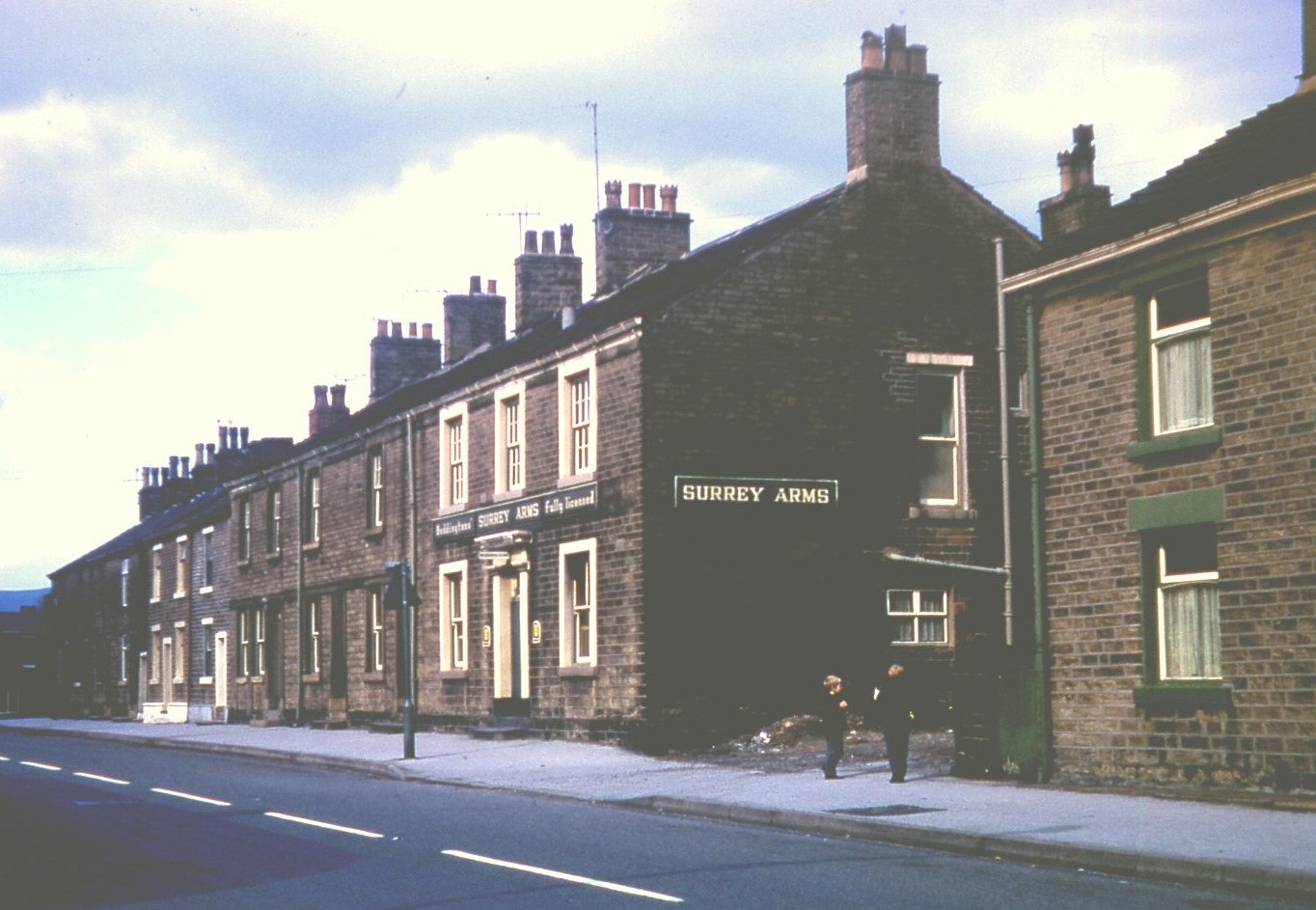Photograph of the Surrey Arms, Victoria Street, Glossop in 1971.